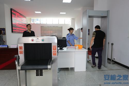 <a href=http://www.safechk.com target=_blank class=infotextkey>安检</a>