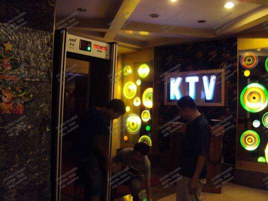 KTV<a href=http://www.safechk.com target=_blank class=infotextkey>安检</a>门.jpg