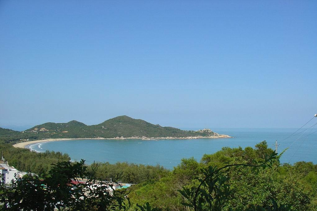 汕头电子商务产业物流园车辆<a href=http://www.safechk.com target=_blank class=infotextkey>安检</a>采用直通式设备对车辆扫描成像