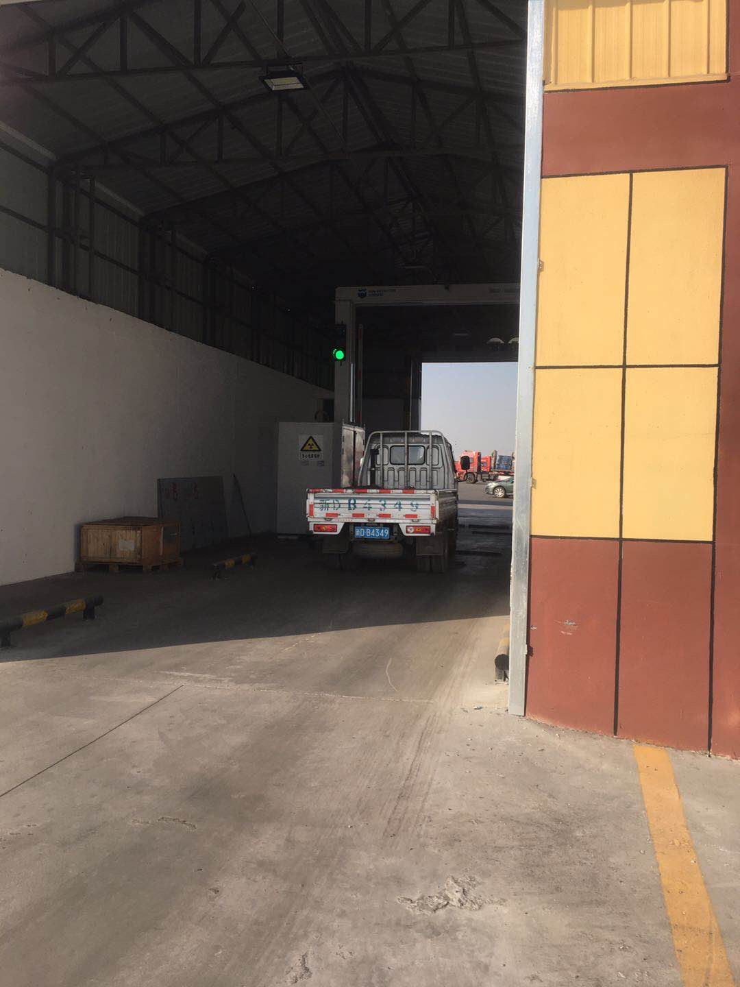 英吉沙工艺品产业园高速扫描大型货车X光<a href=http://www.safechk.com target=_blank class=infotextkey>安检</a>门<a href=http://www.safechk.com target=_blank class=infotextkey>安检</a>透视眼
