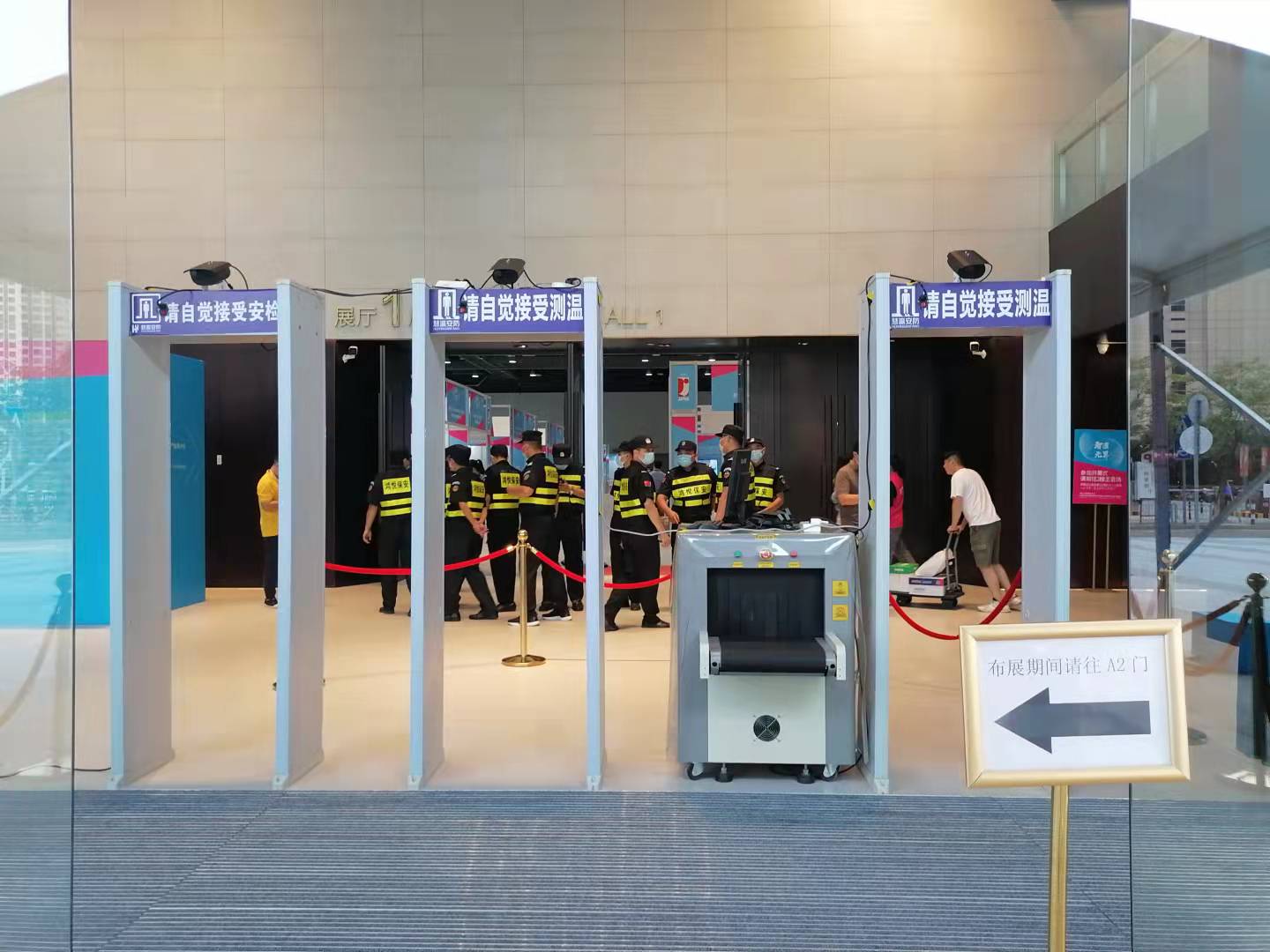 广州测温安检门医院学校车站快速测温设备本地厂家 